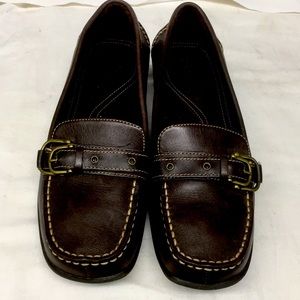 What’s what leather loafers ladies sz 7